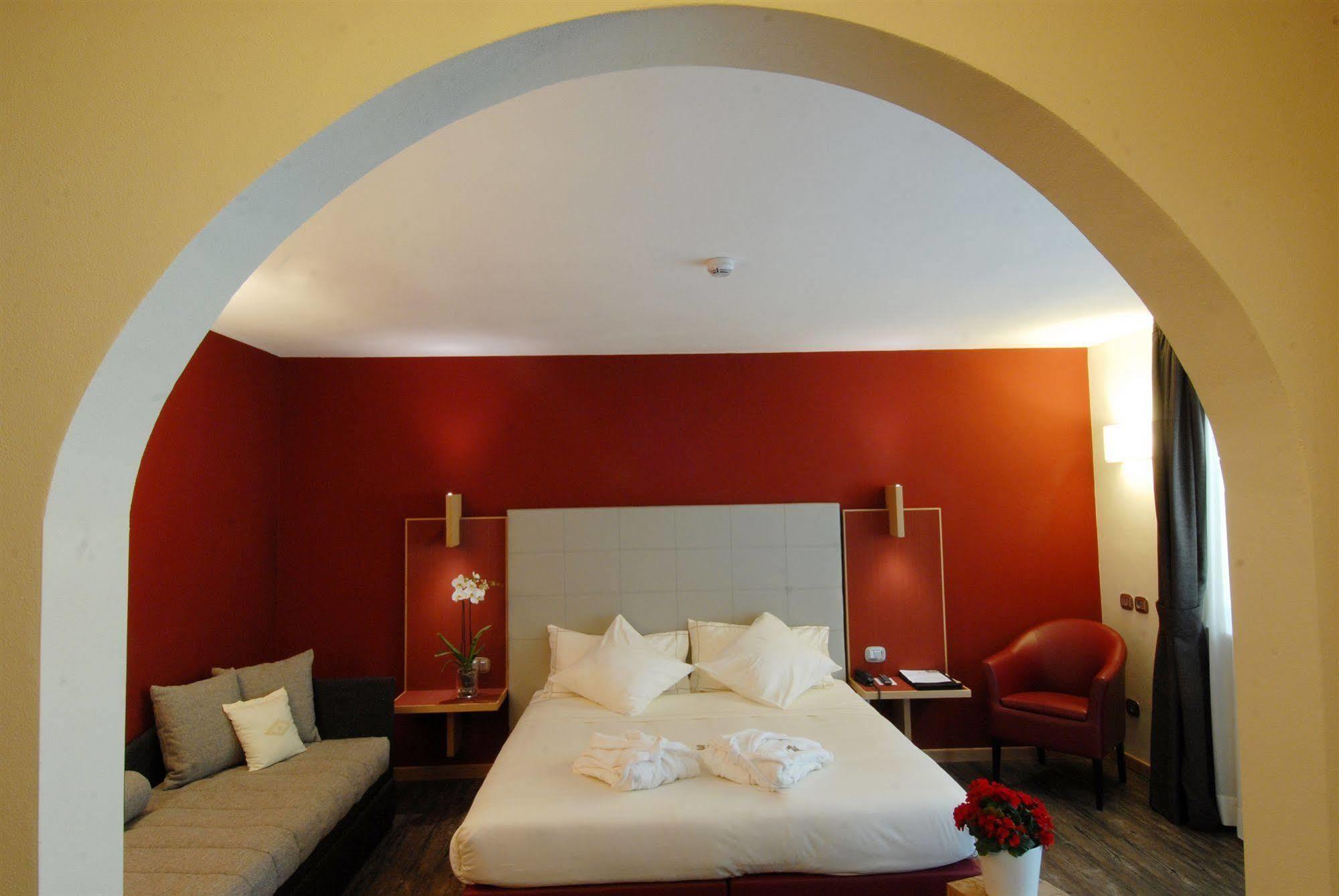 Hotel Garni Vittoria Fiera Di Primiero Exterior photo